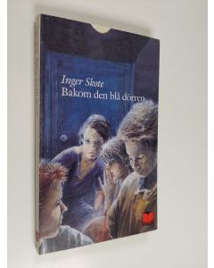 Kirjailijan Inger Skote käytetty kirja Bakom den blå dörren