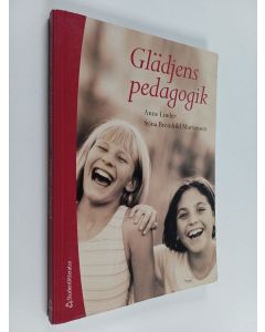 Kirjailijan Anne Linder käytetty kirja Glädjens pedagogik