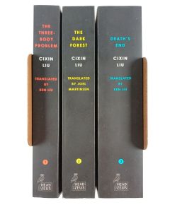 Kirjailijan Cixin Liu käytetty kirja Remembrance of Earth's Past 1-3 : The Three-Body Problem ; The Dark Forest ; Death's End