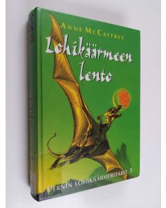 Kirjailijan Anne McCaffrey käytetty kirja Lohikäärmeen lento