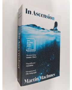Kirjailijan Martin MacInnes käytetty kirja In ascension