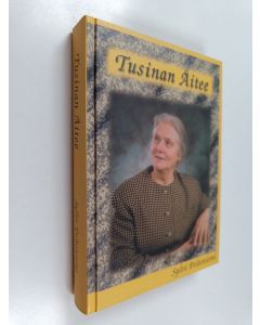 Kirjailijan Sylvi Peltoniemi käytetty kirja Tusinan äitee