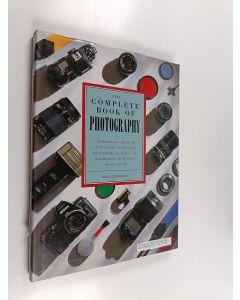 Kirjailijan Malcolm Birkitt käytetty kirja The Complete Book of Photography
