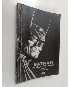 käytetty kirja Batman musta ja valkoinen osa 1