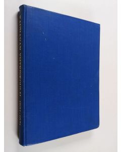 Tekijän Veikko Pirilä  käytetty kirja Kauhavan yhteiskoulu (keskikoulu & lukio) 1921-1971