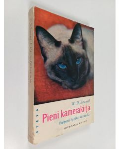 Kirjailijan W. D. Emanuel käytetty kirja Pieni kamerakirja : helposti hyväksi kuvaajaksi
