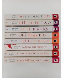 Kirjailijan Jennifer Rardin käytetty kirja Jaz Parks 1 -8 : The Deadliest Bite ; Another One Bites the Dust ; Biting the Bullet ; Bitten to Death ; One More Bite ; Bite Marks ; Bitten in Two ; The Deadliest Bite