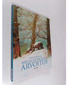 Kirjailijan Jukka E. Nieminen käytetty kirja Megaliittikivien arvoitus