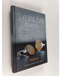Kirjailijan Sylvia Day käytetty kirja Alasti
