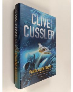 Kirjailijan Clive Cussler käytetty kirja Paholaisen portti