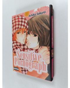 Kirjailijan Ashika Sakura käytetty kirja Sensitive Pornograph