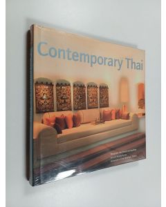 Kirjailijan Wongvipa Devahastin Na Ayudhya käytetty kirja Contemporary Thai
