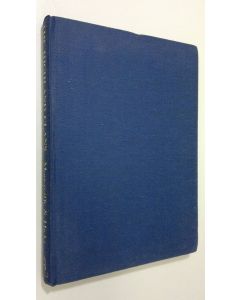 Kirjailijan Sir Ian Moncreiffe käytetty kirja The Highland Clans : The dynastic origins, chiefs and background of the Clans and of some other families connnected with Highland hisotry