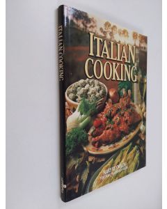 Kirjailijan Mary Reynolds käytetty kirja The Love of Italian Cooking