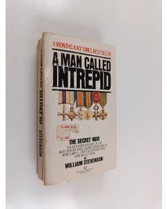 Kirjailijan W. F. Stevenson käytetty kirja A Man Called Intrepid: The Secret War 1939-1945