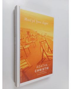 Kirjailijan Agatha Christie käytetty kirja Mord på ljusa dagen
