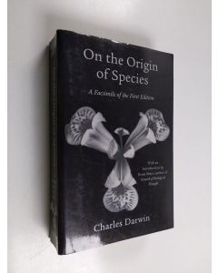 Kirjailijan Charles Darwin käytetty kirja On the origin of species
