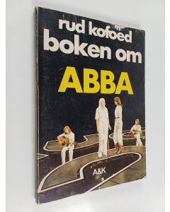 Kirjailijan Rud Kofoed käytetty kirja Boken om Abba