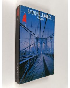 Kirjailijan Raymond Chandler käytetty kirja Pikkusisko