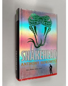 Kirjailijan Anthony Horowitz käytetty kirja Snakehead