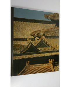 Kirjailijan David Bonavia käytetty kirja Peking