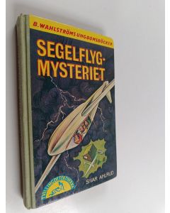 Kirjailijan Sivar Ahlrud käytetty kirja Segelflygmysteriet