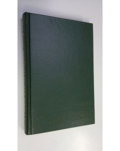 Kirjailijan Mary Stewart käytetty kirja Yhdeksät vaunut portilla : jännitysromaani