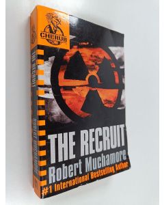 Kirjailijan Robert Muchamore käytetty kirja The recruit