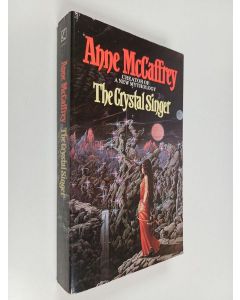 Kirjailijan Anne McCaffrey käytetty kirja The Crystal Singer