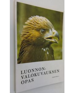 Tekijän Pekka Nisula  käytetty kirja Luonnonkuvauksen opas
