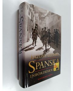 Kirjailijan Antony Beevor käytetty kirja Spanska inbördeskriget