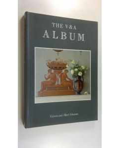 Kirjailijan Anna Somers Cocks käytetty kirja The Victoria and Albert Museum Album 3 (ERINOMAINEN)