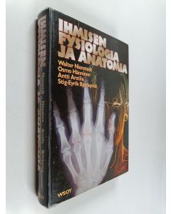 Kirjailijan Walter ym. Nienstedt käytetty kirja Ihmisen fysiologia ja anatomia