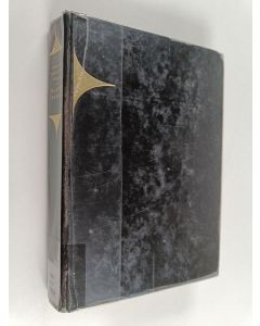 Kirjailijan Maria Augusta Trapp käytetty kirja Laulava Trappin perhe : Sound of Music