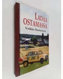 Kirjailijan Veikko Huotarinen käytetty kirja Ladaa ostamassa