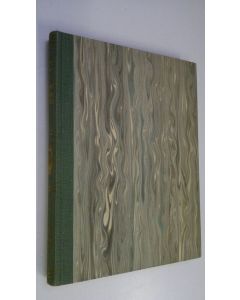 Kirjailijan Aarni Voipio käytetty kirja Laulava seurakunta : kertoelmia messulauluista ja virsistä