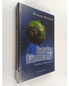 Kirjailijan Pekka Riekko käytetty kirja Jumalan kämmenellä