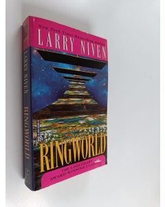 Kirjailijan Larry Niven käytetty kirja Ringworld