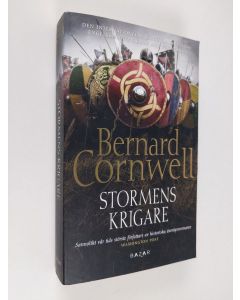 Kirjailijan Bernard Cornwell käytetty kirja Stormens krigare (ERINOMAINEN)