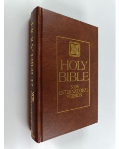 Kirjailijan International Bible Society Staff käytetty kirja The Holy Bible - New International Version
