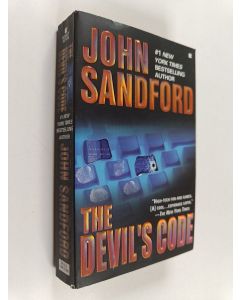 Kirjailijan John Sandford käytetty kirja The Devil's code