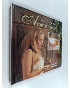 Kirjailijan Rosalind Widdowson käytetty kirja Easy steps to aromatherapy