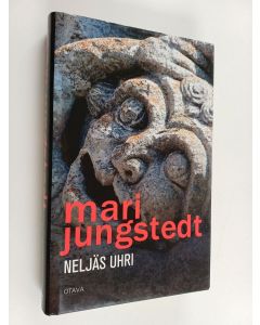 Kirjailijan Mari Jungstedt käytetty kirja Neljäs uhri