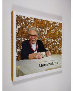 Kirjailijan Natalia Baer käytetty kirja Mummokirja
