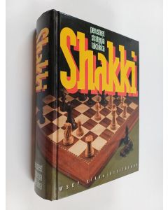 Kirjailijan Aulikki ja Thomas Ristoja käytetty kirja Shakki : perusteet, strategia, taktiikka
