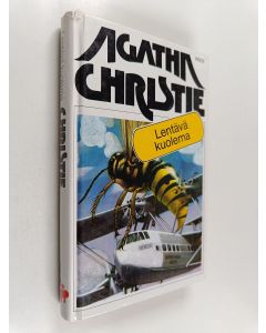 Kirjailijan Agatha Christie k&auml;ytetty kirja Lent&auml;v&auml; kuolema
