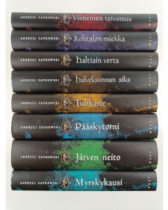 Kirjailijan Andrzej Sapkowski käytetty kirja The Witcher - noituri 1-8 : Viimeinen toivomus ; Kohtalon miekka ; Haltiain verta ; Halveksunnan aika ; Tulikaste ; Pääskytorni ; Järven neito ; Myrskykausi