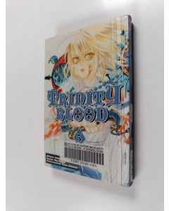 Kirjailijan Kiyo Kyujyo käytetty kirja Trinity blood Osa 5