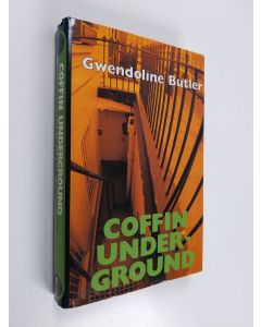 Kirjailijan Gwendoline Butler käytetty kirja Coffin underground