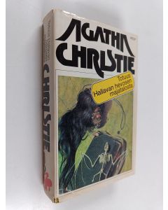 Kirjailijan Agatha Christie käytetty kirja Totuus Hallavan hevosen majatalosta ; Lentävä kuolema